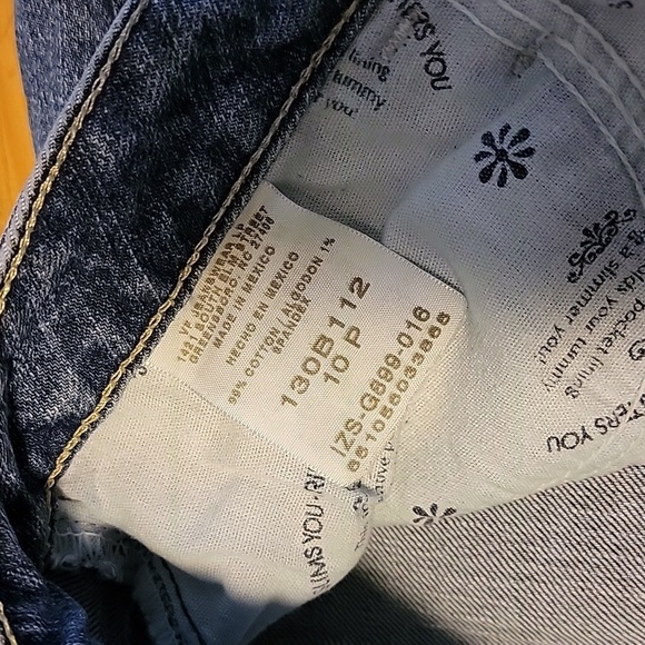 VF Jeanswear Jeans, Size 10 Petite - Picture 3 of 9